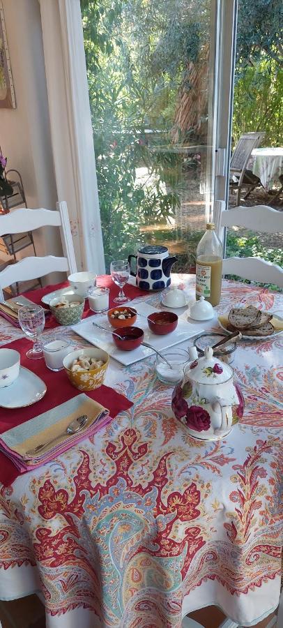 Etxe Laminak Bed & Breakfast Систерон Екстериор снимка